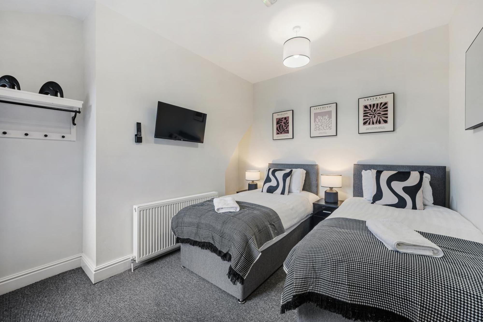 Air Host & Stay - Anfield Cosy Stays, Sleeps 14 Liverpool Extérieur photo