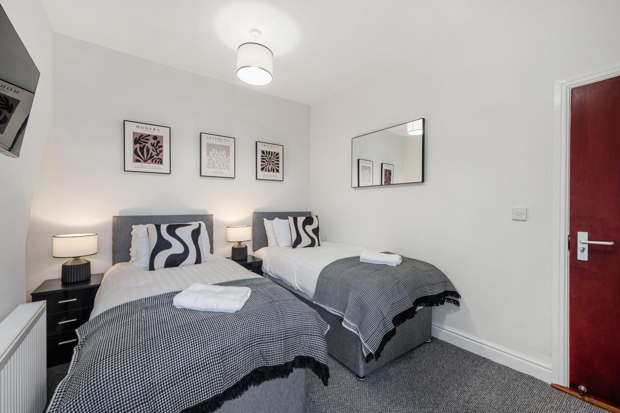 Air Host & Stay - Anfield Cosy Stays, Sleeps 14 Liverpool Extérieur photo